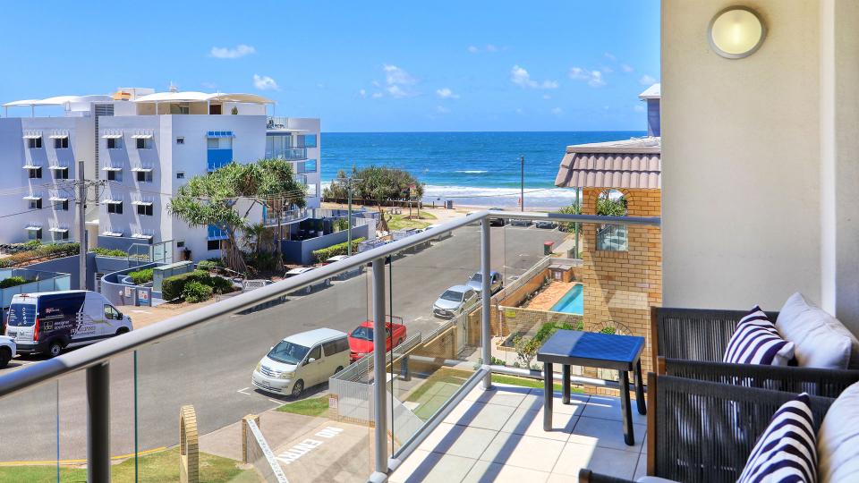 Unit 10 Kings Beach Caloundra Accommodation 5a